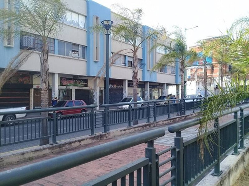 Imagen 14 de 17 de Katherine Castillo Ofrece En Alquiler Oficina Av. Cedeño Con Av. Bolivar (70 Mts2)