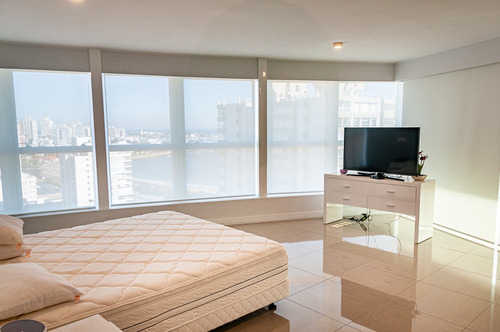 Imagen 20 de 29 de Espectacular Triplex En Playa Mansa, Moderno Con Amenties (ref: Lij-4787)