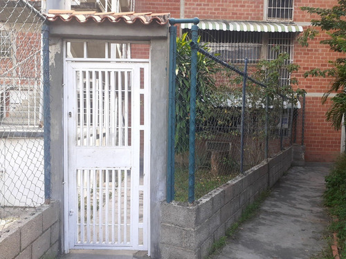 Imagen 2 de 15 de Apartamento En Los Altos Ii, Castillejo, Guatire, Estado Miranda. Mm