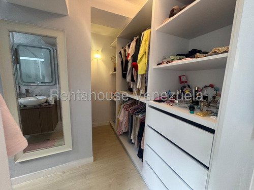 Apartamento En Venta Prados Del Este 25-21644. Jt