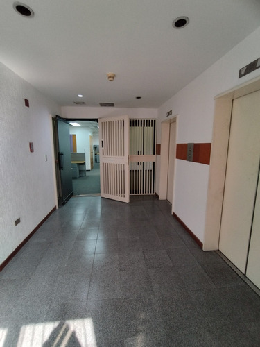 Imagen 4 de 18 de Amplia Y Comoda Oficina En Alquiler En Exclusiva Torre De El Rosal