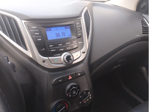 Hyundai HB20S 1.6 Comfort Plus Flex 4p
