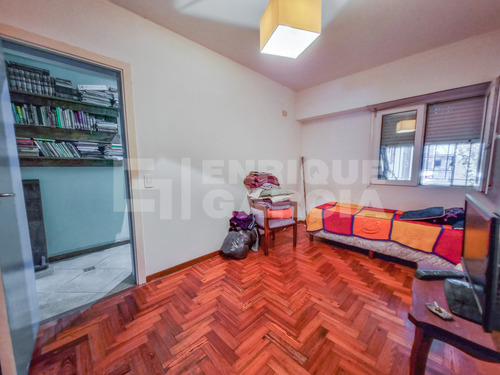Venta Casa En Lote Propio 6 Ambientes Quincho Jardin Garage