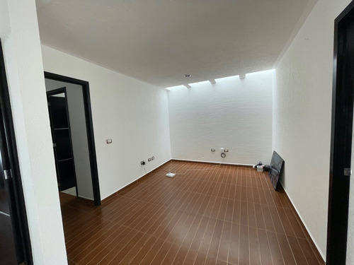 Imagen 23 de 30 de Casa En Venta En Juriquilla Con Alberca Propia
