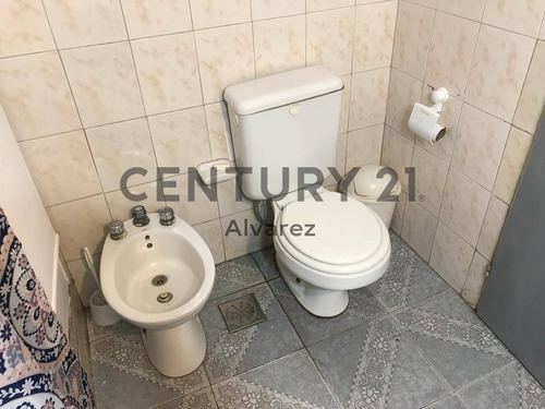 Imagen 7 de 18 de Venta De 3 Propiedades En Bloque Sobre Amplio Lote En Burzaco. 311m2