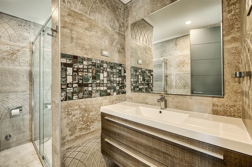 Moderna Y Eficiente Casa En Las Condes, Sector Residencial