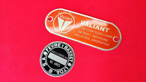 Valiant 1 Y 2 Placas Identificatorias Fabrica En Vano Motor 
