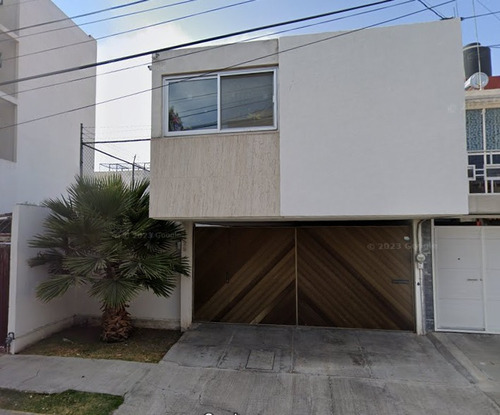 Casa En Venta En La Colonia Prados Agua Azul, Puebla. Lr.