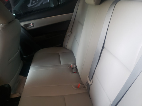 Imagem 11 de 15 de Toyota Corolla Gli 1.8 Flex Aut 2018 Prata C 40700 Km