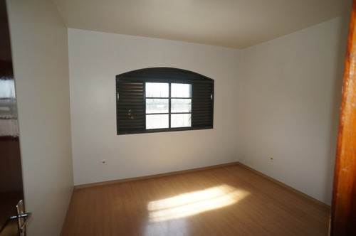 Imagem 26 de 30 de Sobrado Com 3 Dormitórios Para Alugar Por R$ 2.400,00/mês - Conjunto Residencial Parigot De Souza - Maringá/pr - So0074
