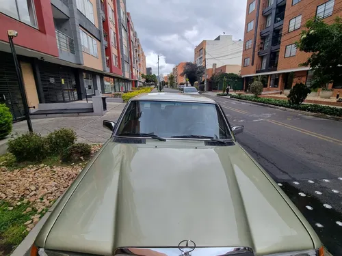 Mercedez 230 E Verde