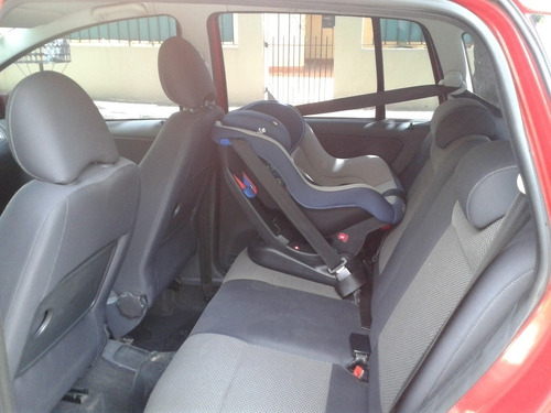 Volkswagen Suran 1.6 Highline 101cv 11c 2011