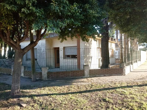 Casa | 2 Dormitorios | Cochera | Fray Luis Beltrán