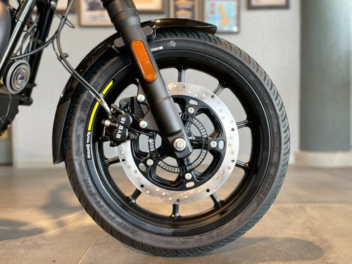 Imagen 12 de 25 de Royal Enfield Hntr 350 Rebel Black