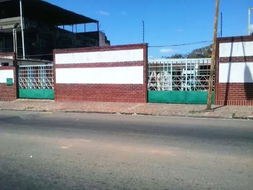 Local Comercial, Urb. Rio Caura.