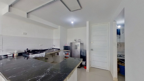 Apartamento En Piso 1, Conjunto Residencial Cafeto, Cachipay, Al Sur De Cali. Área 75m2.