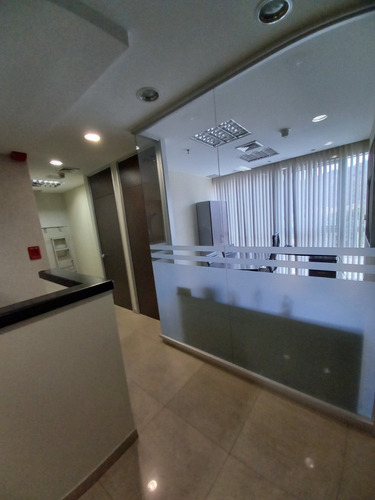 Imagen 10 de 12 de Torre Bvc Oficina Amoblada