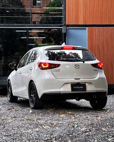 Mazda 2 Grand Touring LX B2+