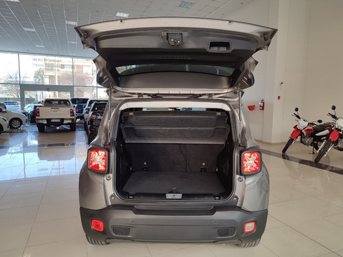 Imagen 12 de 24 de Jeep Renegade Longitude 1.8 6at