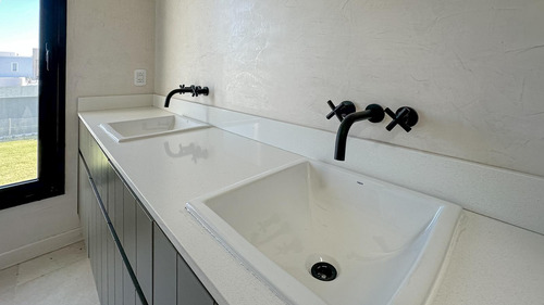 Casa A La Venta Al Agua En Barrio Santa Ana - Villanueva