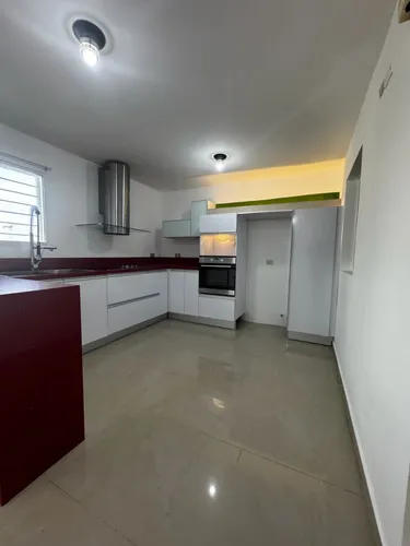 Casa En Conjunto Privado L.g.