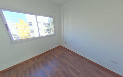 Imagen 13 de 20 de En Barrio Residencial A Metros De Congreso, 2 Ambientes Con Balcon