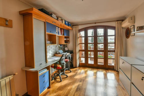 Imagen 27 de 30 de Venta Imponente Casa De 4 Dormitorios Enorme Jardin - Rosario, Santa Fe.