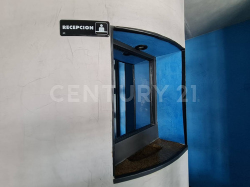 Local Comercial Con Oficinas Y Bodega En Colonia Chulavista Puebla
