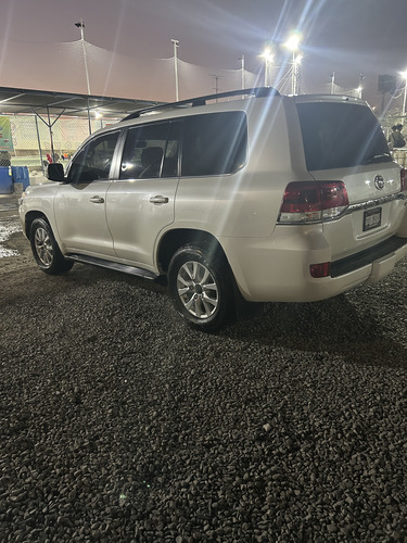 Toyota Land Cruiser 5.7 4x4 At
