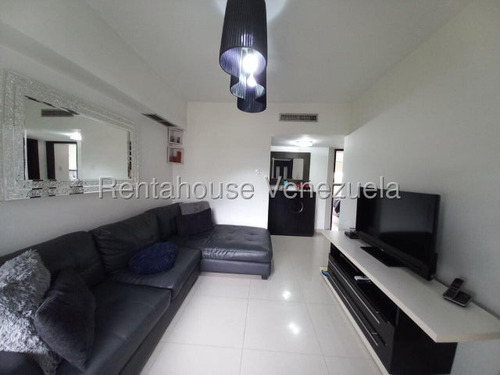 Maritza Lucena Vende Amplio Apartamento Este De Barquisimeto