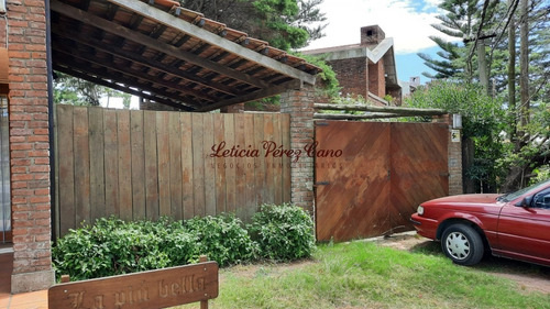 Venta De Casa En Playa Mansa, Pinares 3 Dormitorios - Ref: 18934