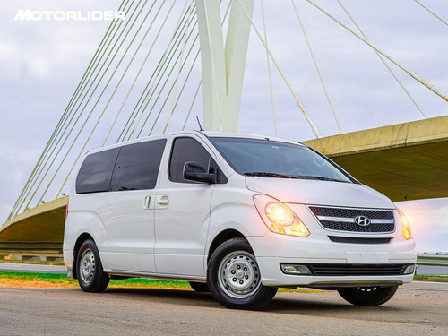Imagen 23 de 25 de Hyundai H-1 2.5 Gls 12 Asientos | Permuta / Financia