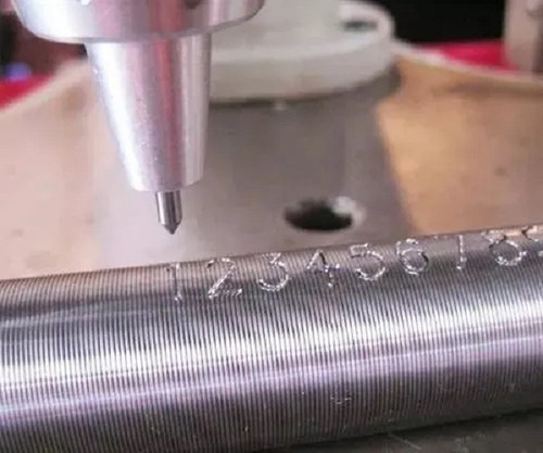 Maquina Cnc Neumatica Automatica De Grabado Marcado En Metal