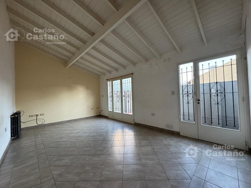 Ph/casa En Altos De 3/s Amb. Al Frente Con Terraza