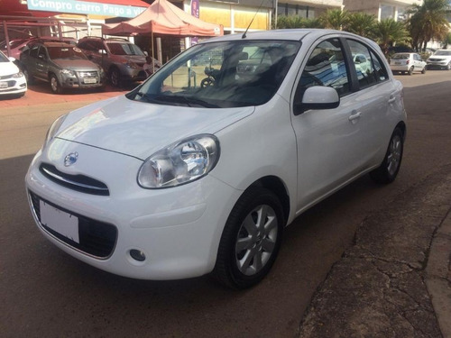 Nissan March 1.6 Sv 2013/2014