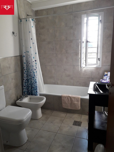 Venta De Dúplex En City Bell (18 E/ 479 Y 480)