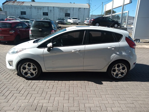 Ford Fiesta Kinetic Design 1.6 Design Titanium 2013