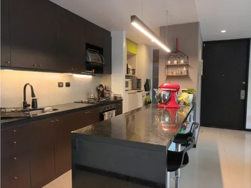 Rhbr-13767 Apto Piso 1 Poblado, Cola Del Zorro