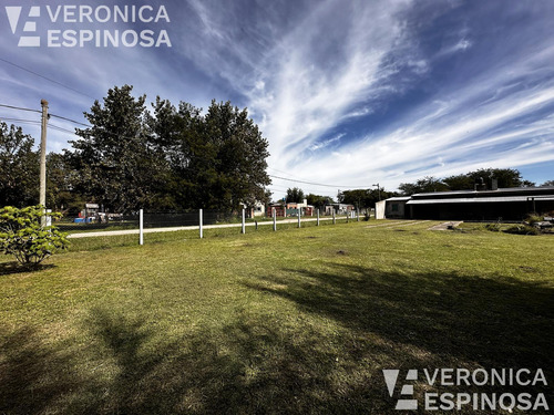 Casa De Dos Ambientes En Venta, Las Heras. Sobre Lote Propio De 750 M2 En Villars.