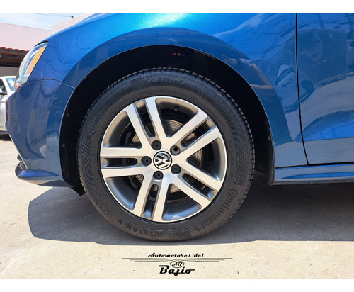 Volkswagen Jetta 2.0 L4 At