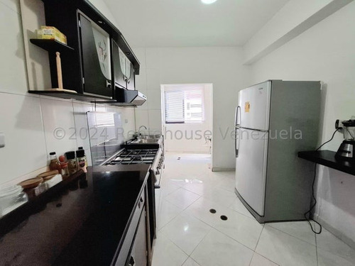 Excelente Apartamento En Venta Urb. San Jacinto, Maracay, Con Planta Electrica, Piso Bajo, 24-28825 Mv