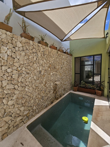 Casa Remodelada De Una Planta En Venta En Conkal.