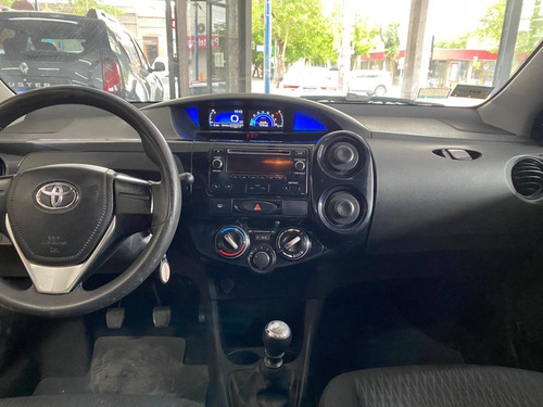 Imagen 12 de 16 de Toyota Etios 1.5 X 6 Ta. 4 Ptas. Año 2017.