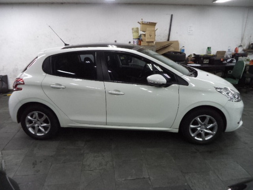 Imagem 4 de 15 de Peugeot 208 Allure 1.5 8v Flex 5p Completo Teto Dvd 2015 Bco