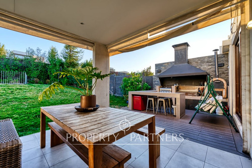 Imperdible! Espectacular Casa En Los Bravos - Etap...