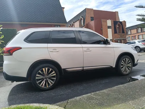 Mitsubishi Outlander Kaiteki 2.4 Full 4x4 At 7 Psj 2020