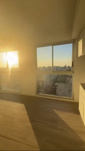 D U E Ñ O 1 Amb 53 M2 En Esquina, 9no Piso, Con Balcon, Avda. San Juan Y Pasco. Con Ameneties. Subte Pichincha. Cerca Uade Y Facultades