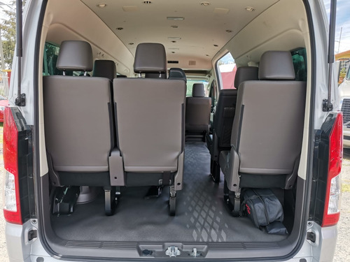 Renta De Camionetas Ejecutivas De Pasajeros Con O Sin Chofer
