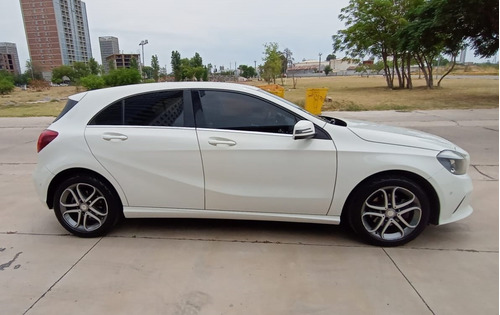 Imagen 9 de 11 de Mercedes Benz A200 Blueefficency Urban At 2016 Financiado