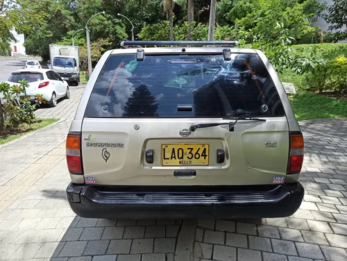 Nissan Pathfinder 3.3 R50 Std